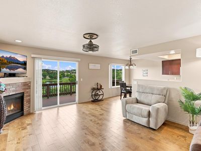 951 W Ensenada Ln