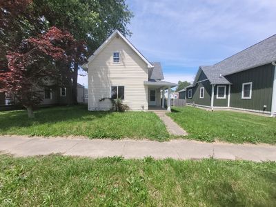 932 W Main St