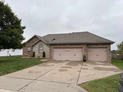 1854 E Chesapeake Dr