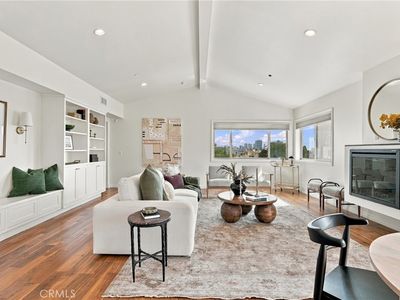 1420 S Bundy Dr APT 405