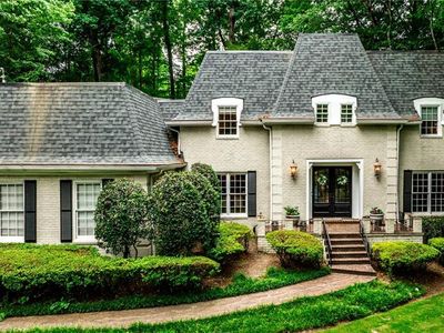 1382 W Wesley Rd NW