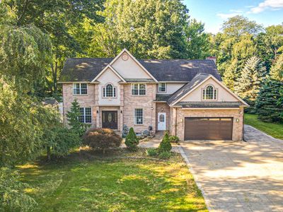 493 Lake View Ter