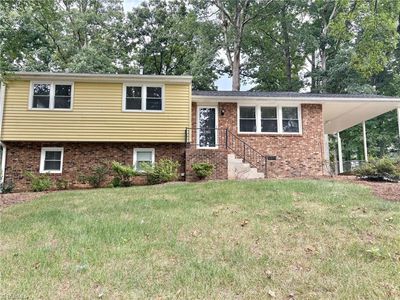 2702 Hill N Dale Dr