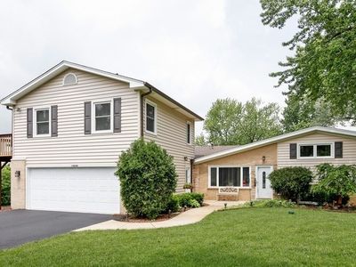 Property at 17W320 Scheel Dr, Willowbrook, IL