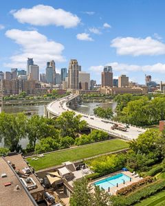 100 2nd St SE APT 1004