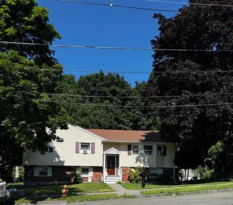2 Yale St