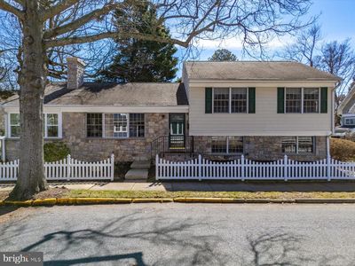 701 Bayard Ave