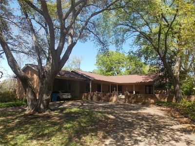 704 Adams Ln
