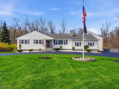 42 Schoolhouse Rd
