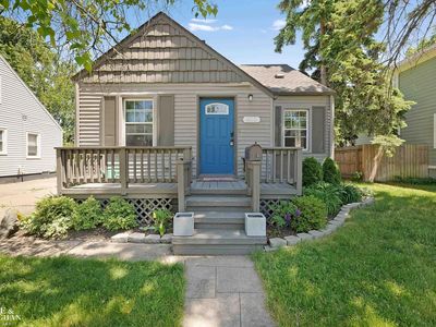 310 N Altadena Ave