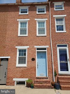 112 W Hamburg St