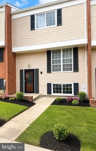 8 Rose Petal Ct