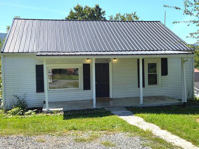 74 Hillcrest Dr