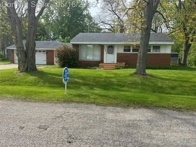 4865 Ross Dr