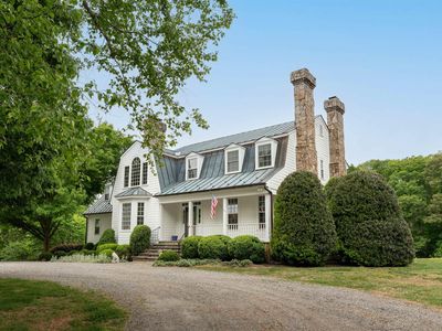 1614 Carriage Dr