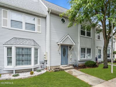 47 Colonial Court #121
