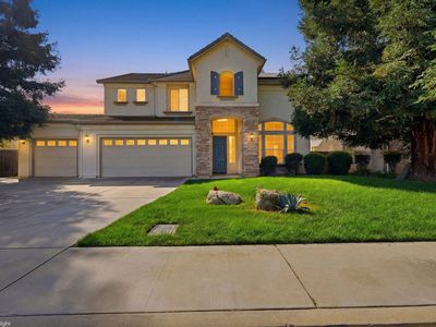 3947 E Cambridge Avenue