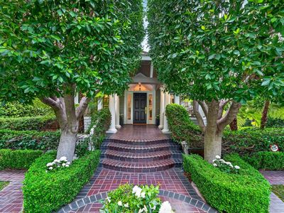 52 Hernandez Ave