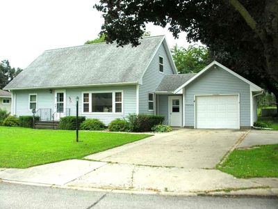 4 Maple Ln