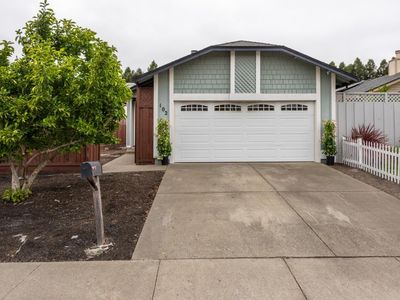 102 Pinewood Court