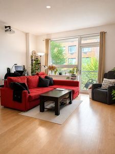 517 W 46th St APT 404