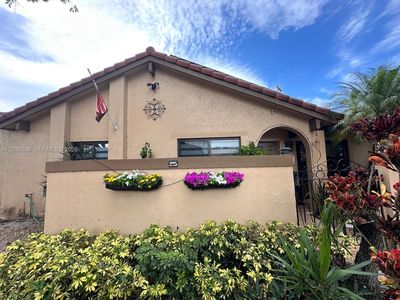 6633 NW 178th Ter