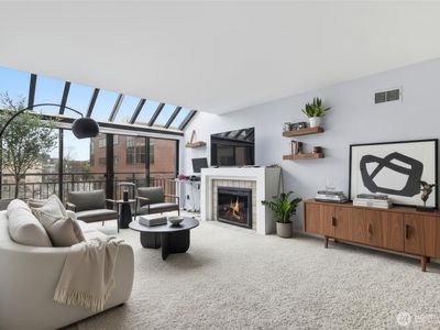 275 W Roy Street #412