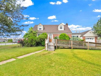 2347 Roosevelt Avenue