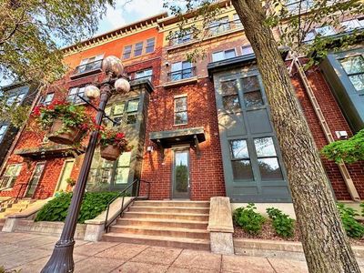 232 8th St E #232