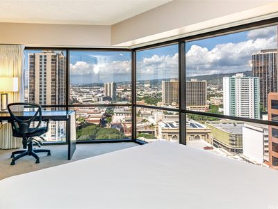 1088 Bishop St APT 2001