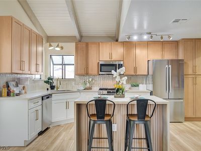 3195 Carmelita Cir
