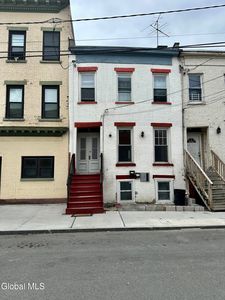 72 Bassett Street