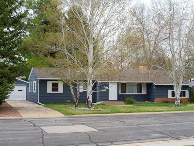 427 W Mountain View Dr