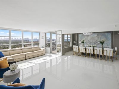 4101 Pine Tree Dr #1802/1803