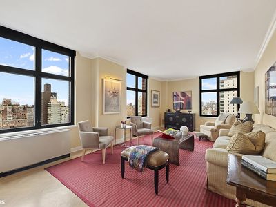 188 E 70th St APT 24C