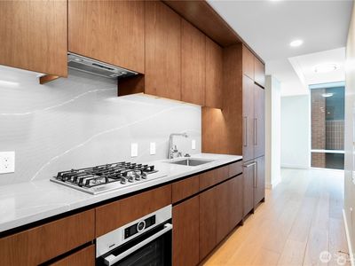 121 Stewart Street #1306