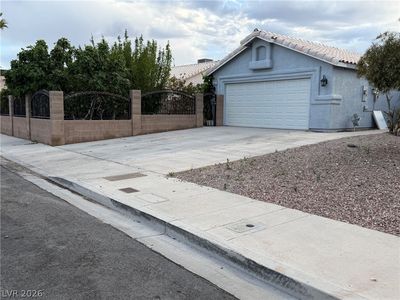 5033 Crystal Breeze Ln