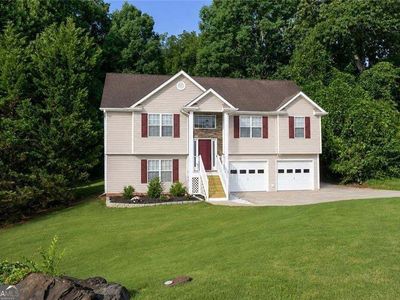 114 Waterbury Ln
