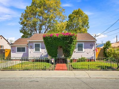 487 Violet St