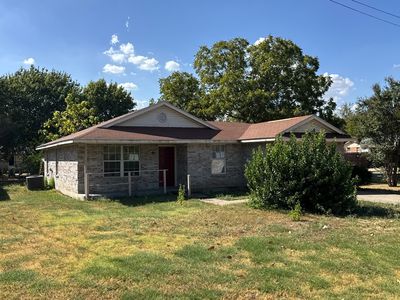 800 Maple St