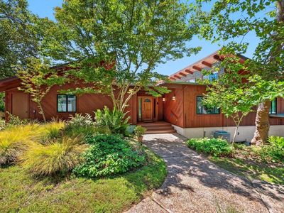 1526 Hall Ranch Rd