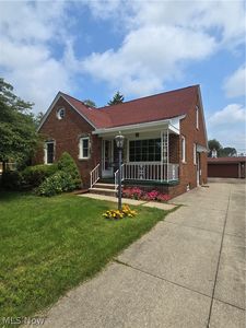 135 Woodhill Dr