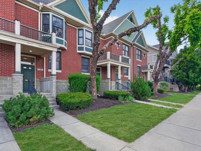 706 N East St #C
