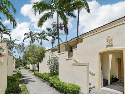 6235 SW 47th Mnr APT 201