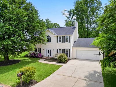 8 Twickenham Dr