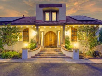 3829 Mountainview Dr