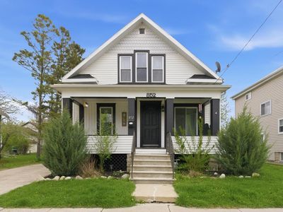 852 Frederick STREET