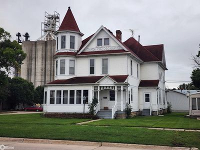 120 1st Ave SE