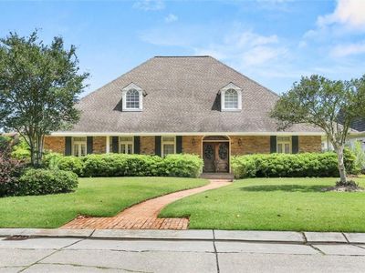 10 Chateau Latour Dr