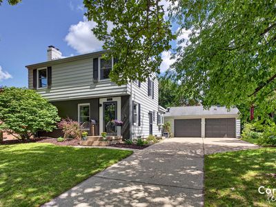 160 S Parklane Dr NE
